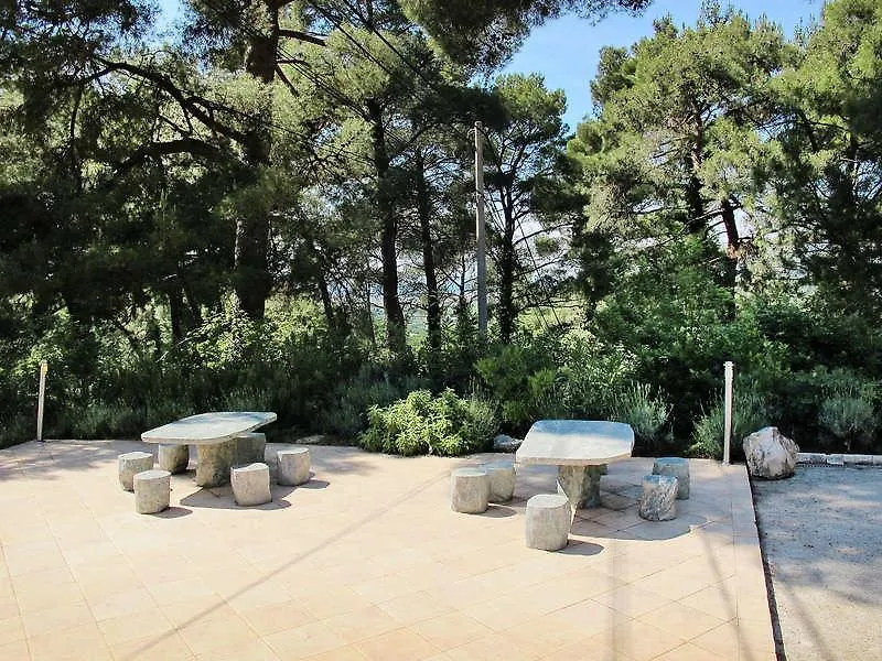 Holiday Home Yellowhouse Kaštel 0*,