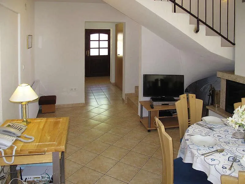 Holiday Home Yellowhouse Kaštel